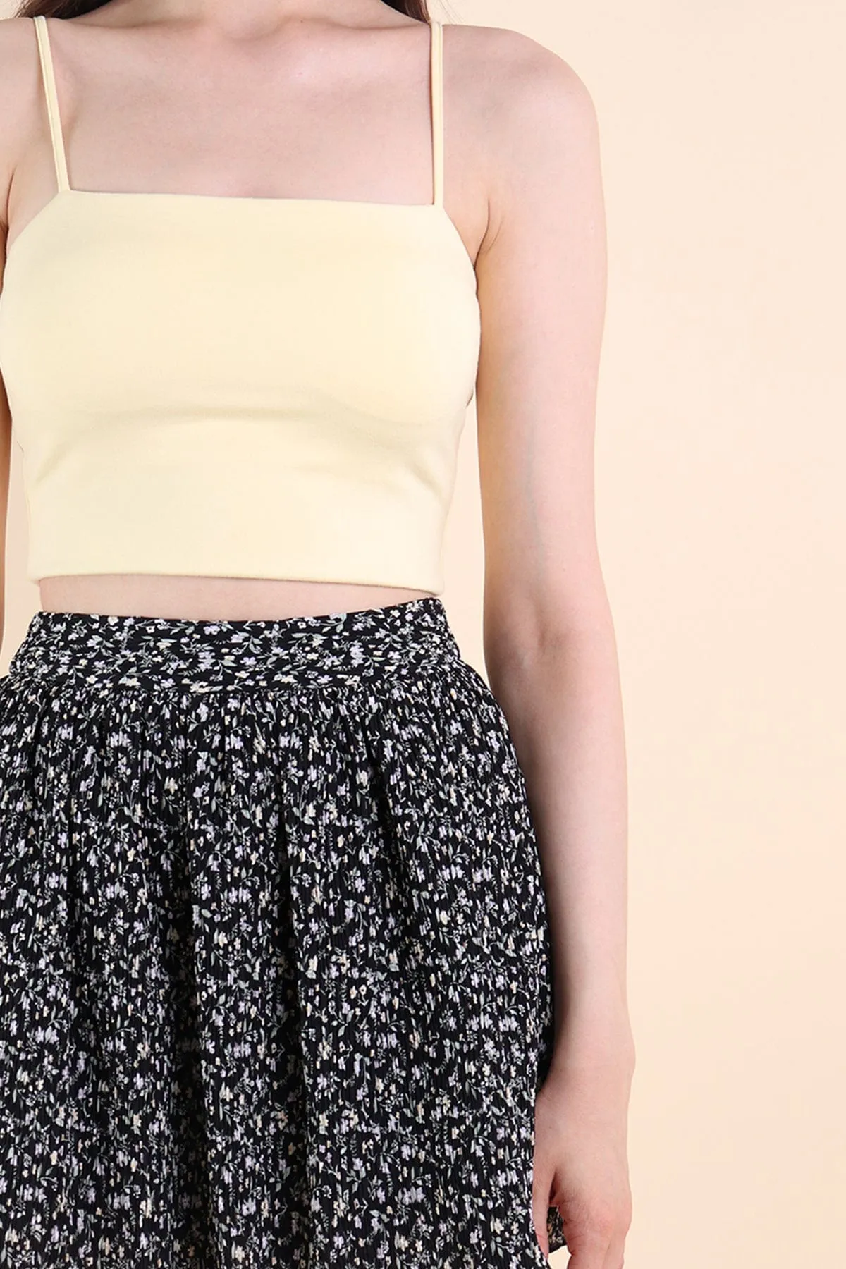 FREESIA FLORAL PLEATED SKORTS IN BLACK